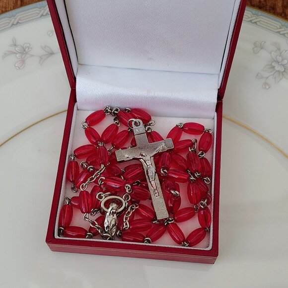 Vintage Rosary Clear Red Lucite Bead Silver Crucifix Catholic Autom Necklace - Picture 2 of 7